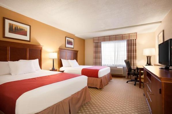 Portage Inn & Suites Kalamazoo Exterior photo